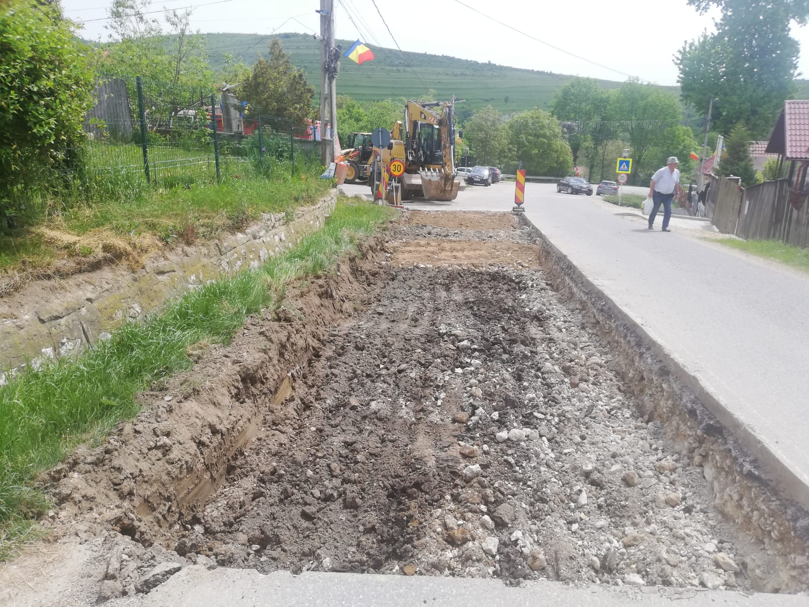 Să putem merge la grătare Lucrări de reabilitare pe drumul unde