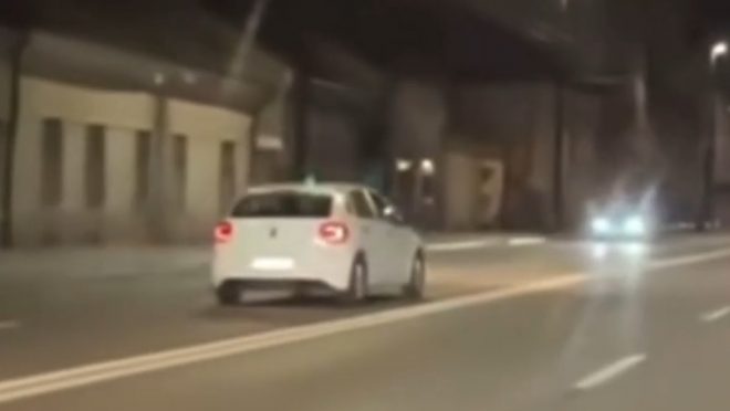 VIDEO. A confundat benzile. Sau țările… Era în centrul Clujului, dar s-a crezut la Londra