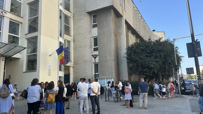 Emil Boc, mesaj rezervat la începerea noului an școlar: fără accente electorale, doar urări pentru elevi și profesori