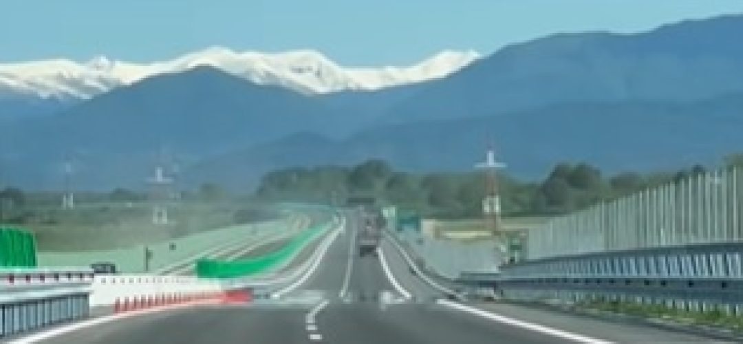 Imagini superbe de pe un lot de autostradă care va lega Transilvania de sudul țării peste Carpați