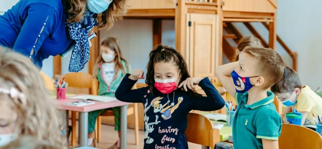 ERI. Cât de mult îți iubești copilul? + Povestea Denisei, profesoara și prietena elevilor de la ERI Cluj