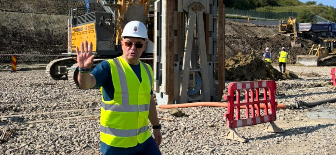 Metroul Clujului: echilibristică pe sârmă, cu lopata în mână. Cinci foști premieri au luat lopata în mână anul trecut, dar prima săpătură adevărată s-a făcut ieri