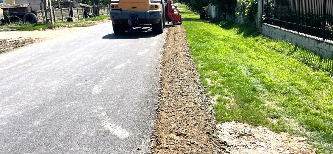 GALERIE FOTO. Un nou drum județean asfaltat în întregime. Face legătura cu salba de lacuri Țaga-Geaca