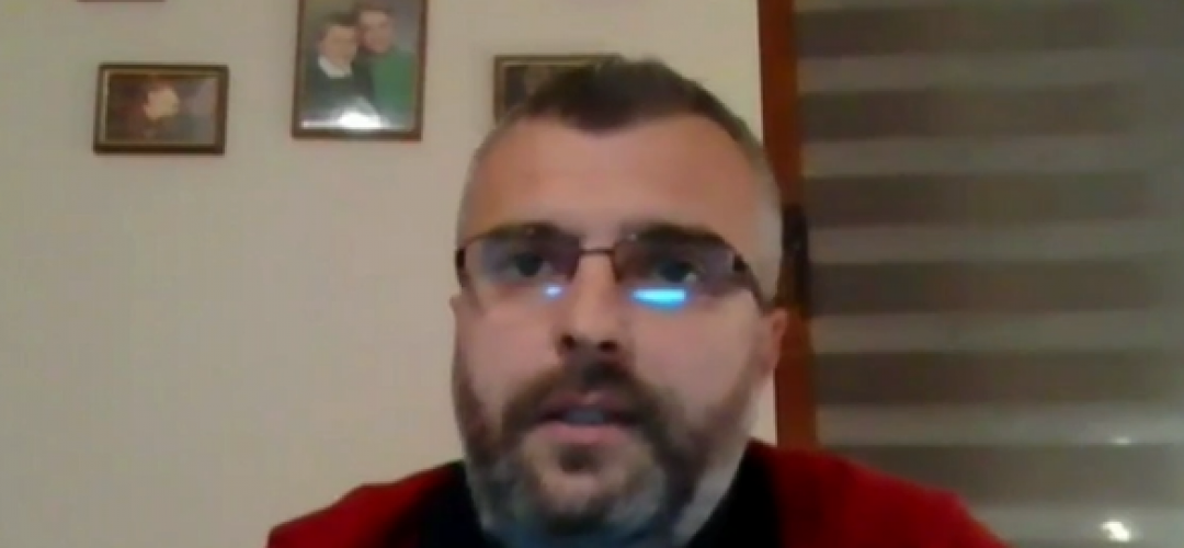 Aplicații care pot ajuta persoanele cu boli rare sau în industria turismului, prezentate într-o dezbatere publică